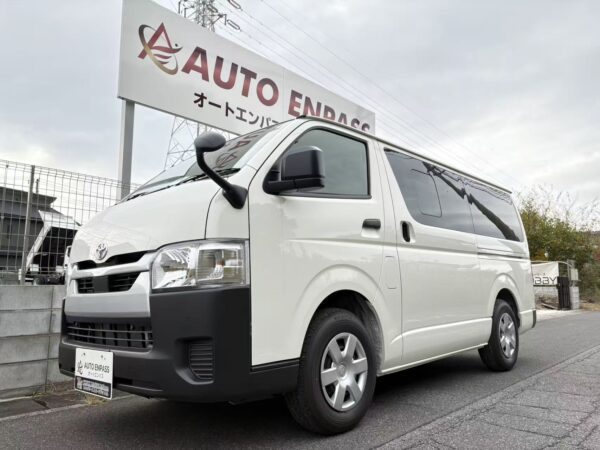 トヨタ ハイエースバン DX　ガソリン